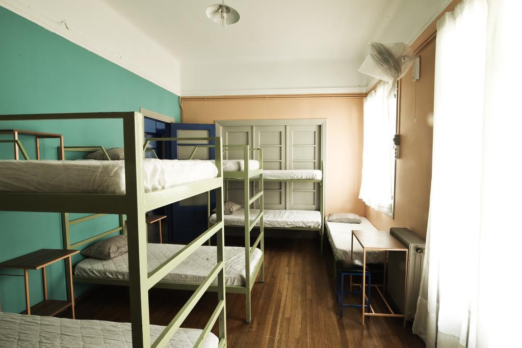 Pagration Youth Hostel Atenas Exterior foto